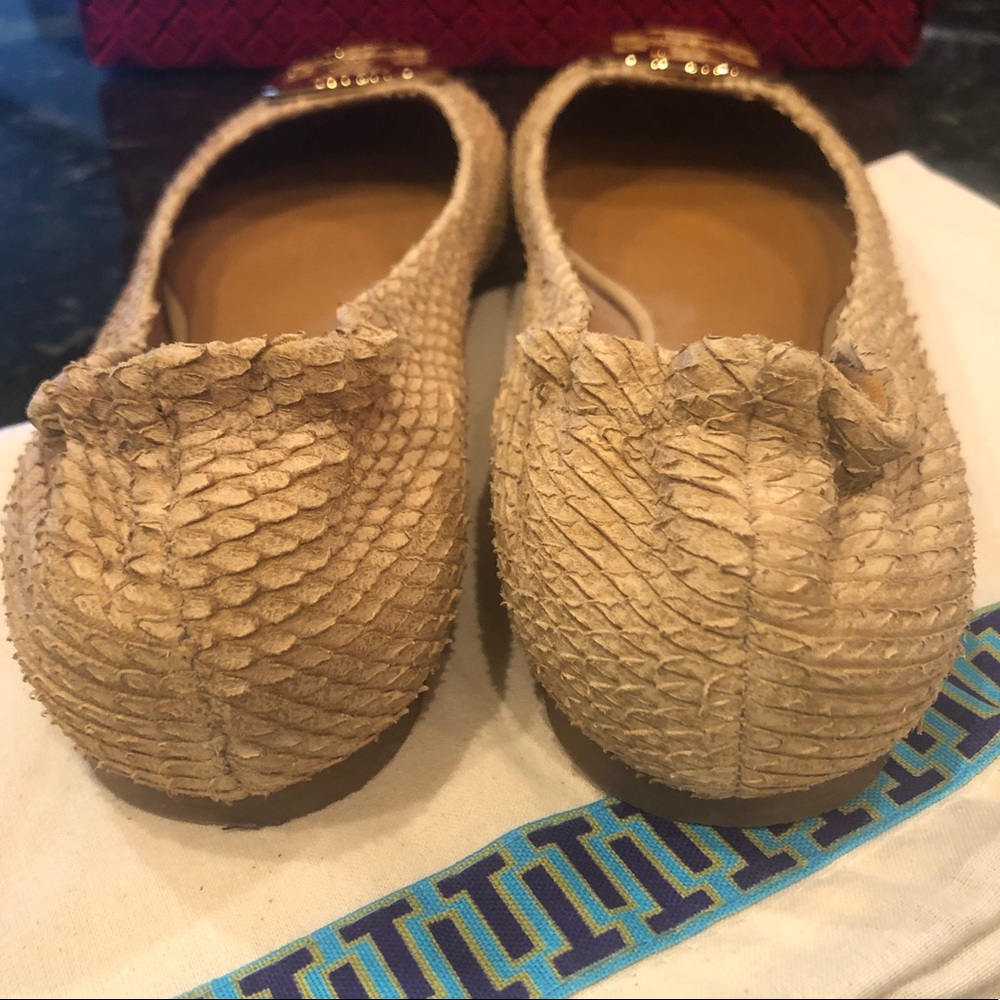 TORY BURCH Reva textured snakeskin ballet flats. Size 8.5 - Picture 5 of 10